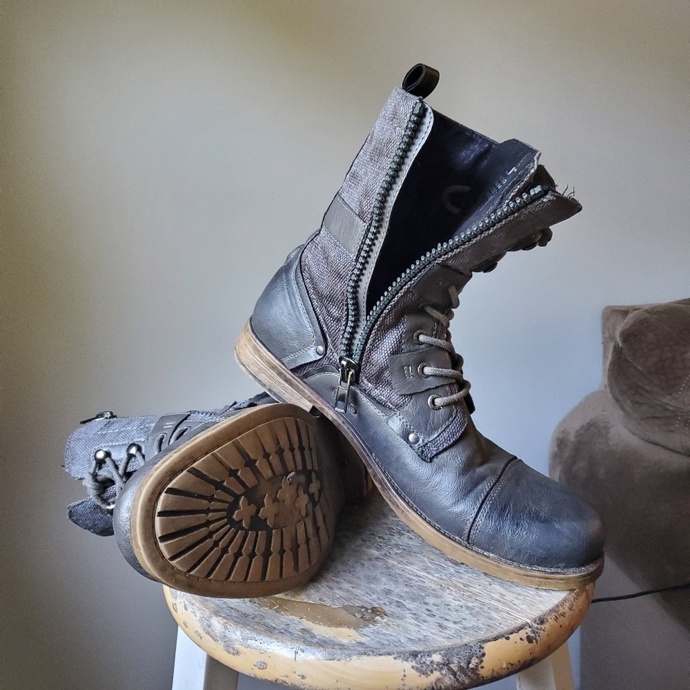 J75 Deploy Boot